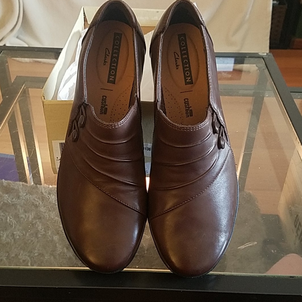 Shoes - Picture 2 of 4